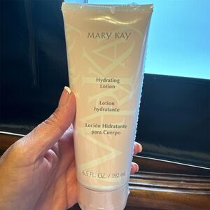 Mary Kay Hydrating Lotion 6.5 fl oz Moisturizing Non-Greasy Unisex